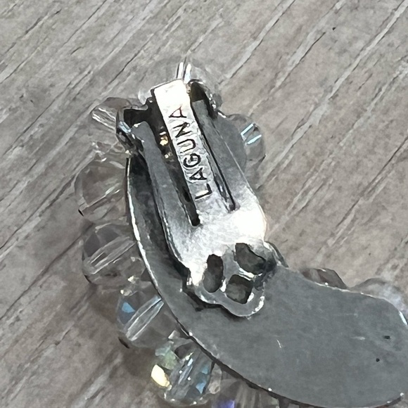 Laguna 1950s Aurora Borealis Crystal Silver Tone Clip On Earrings - Picture 3 of 4